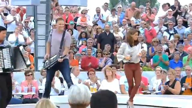 Wolkenfrei - Champs- Elysees смотреть онлайн