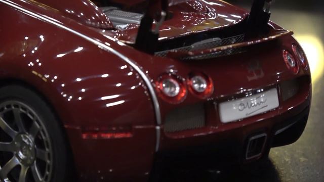1/18 AUTOart Bugatti Veyron L'EDITION CENTENAIRE (ITALIAN RED) review смотреть онлайн