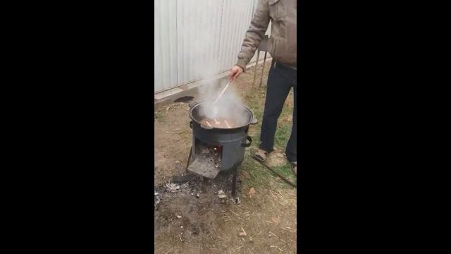 _мы с дочей готовим плов_