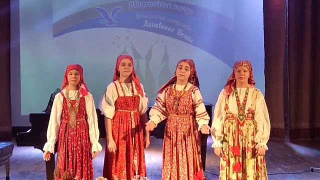 «Вдоль по улице» (хороводная песня д.Жидоусово Сорокинского района Тюменской области) смотреть онлайн