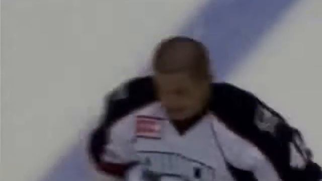 Hockeyfighters.cz Matt Clackson vs Jon Mirasty.wmv смотреть онлайн