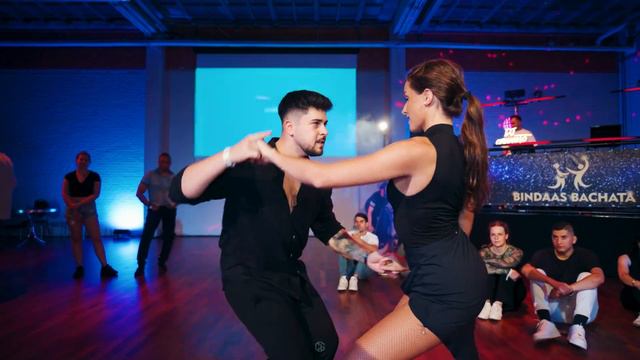 CRISTIAN Y GABRIELLA _ Bachata 🎵 VANIDAD - PINTO PICASSO