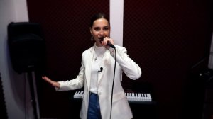 Анна Жарова / Эстрадный вокал // Студия музыки и вокала "ЭРА"