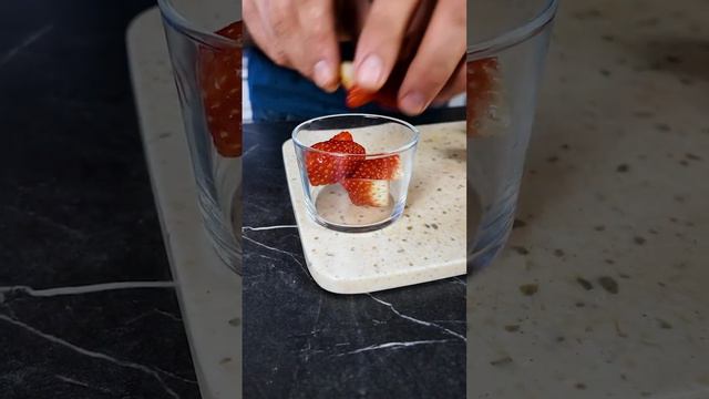 Десерт из 2-х ингредиентов#десерт #рецепт #клубника #лайфхак #lifehakc #борисовтв #borisovtv смотреть онлайн
