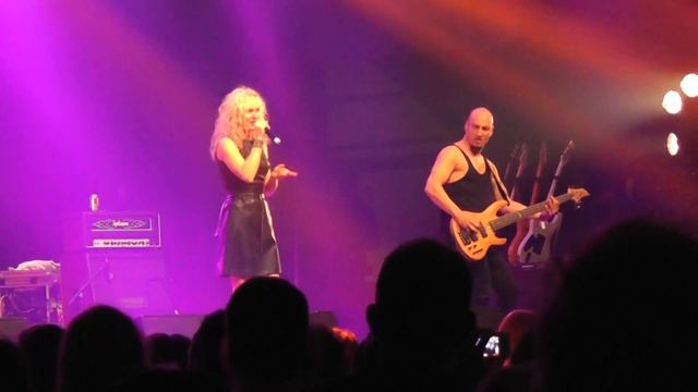 Liv Kristine & Raymond Rohonyi (Theatre Of Tragedy) - Commute @ MFVF 23.10.16 смотреть онлайн