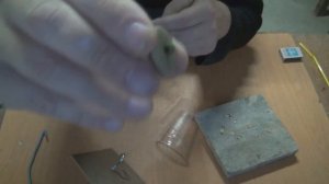 Как скрыть на потолке крючок от люстры