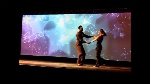 Baila Costão 2013 - Cintia Fiaschi e Edson Modesto Jr. - West Coast смотреть онлайн