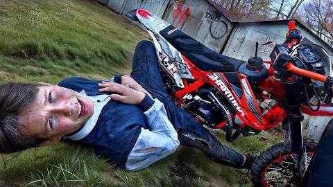 МОЙ СЫН УПАЛ С ПИТБАЙКА И РАЗБИЛ ЕГО. ПОДАРИЛИ НОВЫЙ ПИ(ЧАСТЬ 7) смотреть онлайн