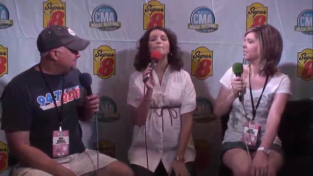 94.7 WQDR At CMA Fest 2011: Ashton Shepherd смотреть онлайн