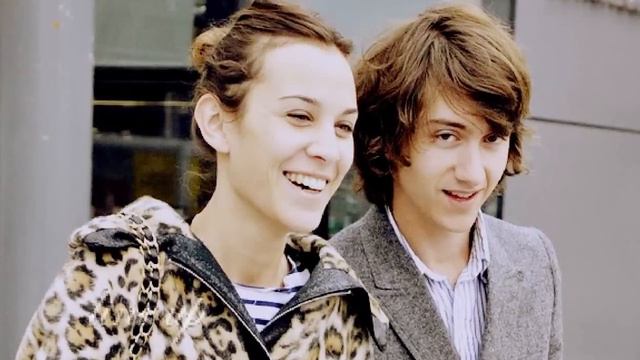 Knee Socks - Alexa Chung and Alex Turner смотреть онлайн