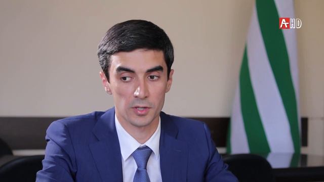 АмчРА. Аҧсны аҵареи абызшəатə политикеи рминистр Инал Габлиа иҿцəажəара. смотреть онлайн