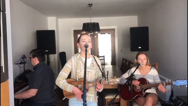 Welcome back Hannah Kinsella with sister Emma & Dad Patrick - Lean on Me (Bill Withers) смотреть онлайн