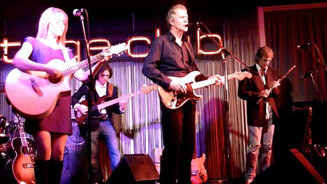 I Thought I Saw It Coming - John Illsley & Chris White from Dire Straits смотреть онлайн