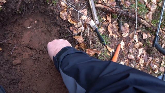 Something Told Me To Stop... Metal Detecting A Possible Roman Trail? смотреть онлайн