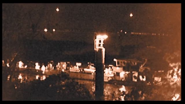 Ulrich Schnauss & Mark Peters - Rosen im Asphalt (official) смотреть онлайн