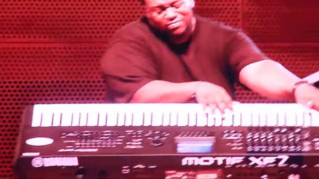 Jonathan Jackson solo at millennium park смотреть онлайн