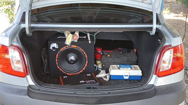 Замена штатных динамиков в задней полке Kia Rio2 на DL Audio Piranha 57 V.2 смотреть онлайн