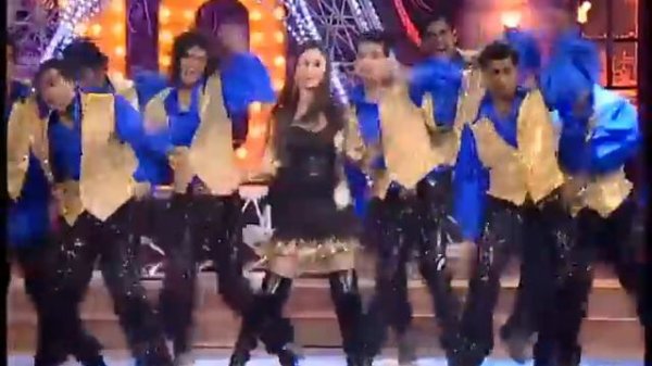 Kareena Kapoor's Unforgettable Dance Performance (Criminal-Ra.one) - MAX Stardust Awards 2012