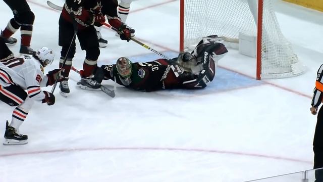 Raanta MAKES SAVE OF THE YEAR CANDIDATE WITH A SCORPION KICK смотреть онлайн