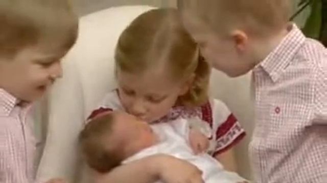 Princess Eléonore with siblings смотреть онлайн