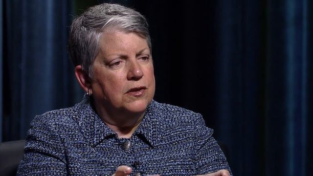 Former Homeland Security Secretary Janet Napolitano on the U.S.-New Mexico Border смотреть онлайн