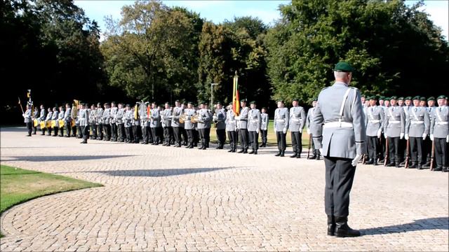 Ehrenbataillon - Tschechiens Präsident - Militärische Ehren смотреть онлайн