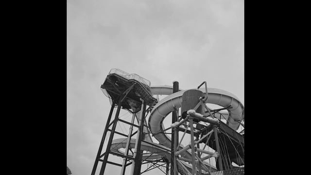 Photographing a Closed Amusement Park with the Hasselblad XPAN & 500 EL/M смотреть онлайн