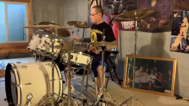 ส่งเสียงเพลงถึงเมืองลาว-William Ditthavong-Drum Cover by King смотреть онлайн