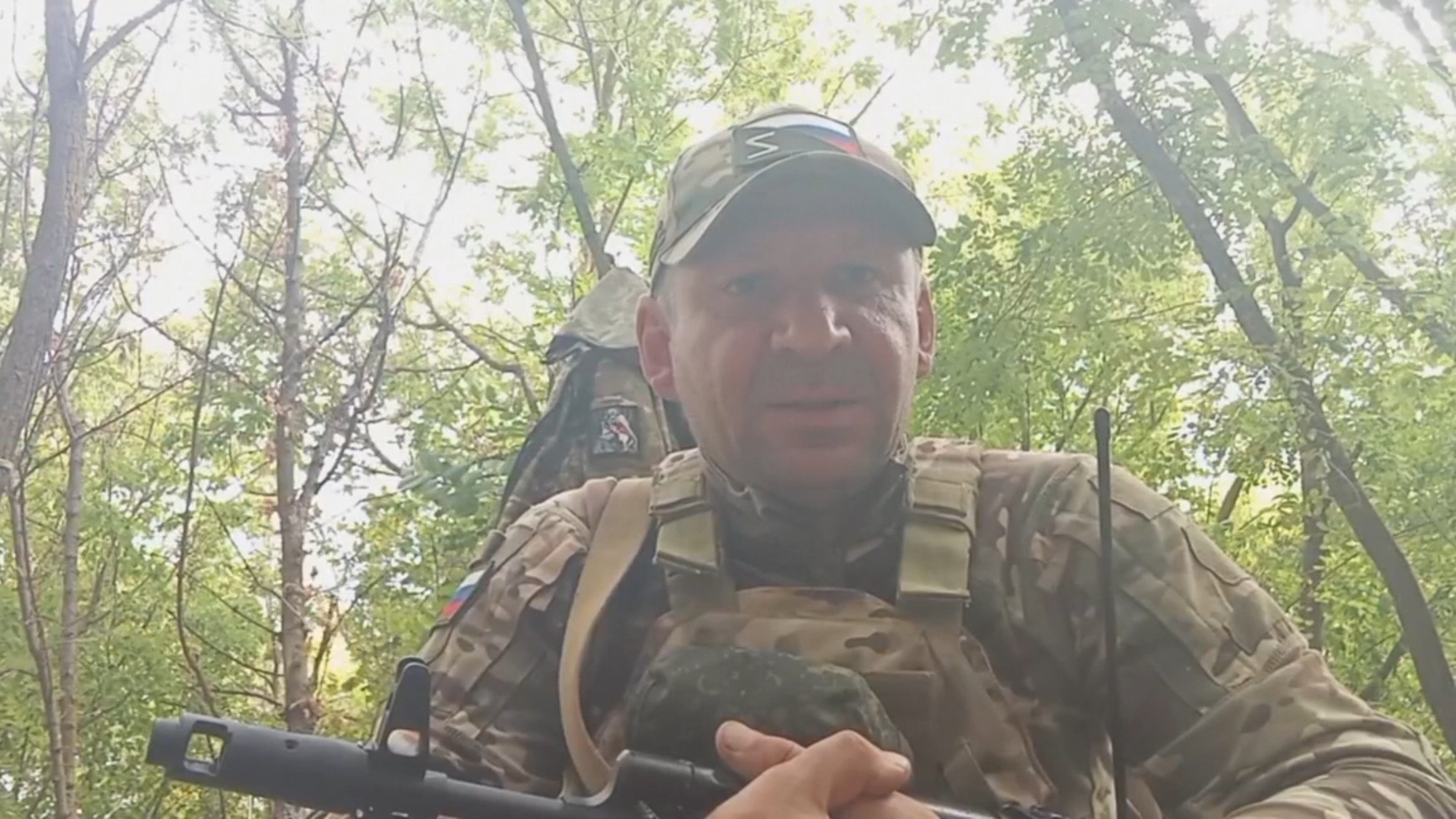 Ребята спасают бойцов и технику с передовой смотреть онлайн