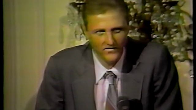 Larry Bird talks about Bobby Orr смотреть онлайн