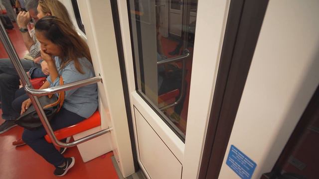 Italy, Milan, metro ride from Precotto to Villa San Giovanni смотреть онлайн