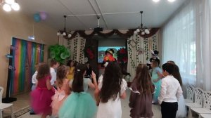 Фрагмент выпускного "Алиса в стране Чудес" с детьми группы "Звездочки"