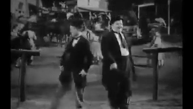 stan and ollie dance to ac/dc смотреть онлайн