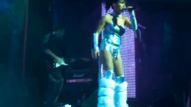 Ysa Ferrer смотреть онлайн