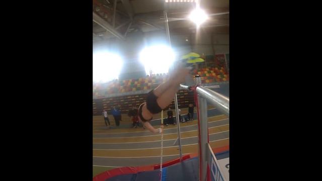 Pole vaulting from a different point of view смотреть онлайн