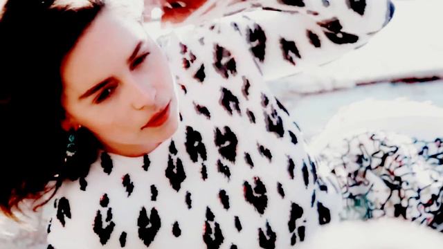 kit Harington + Emilia Clarke crazy in love смотреть онлайн