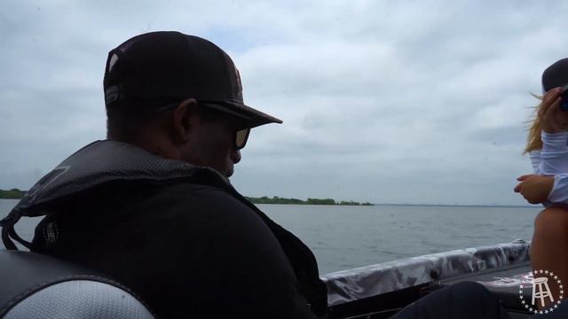 Bass Fishing with Deion Sanders смотреть онлайн