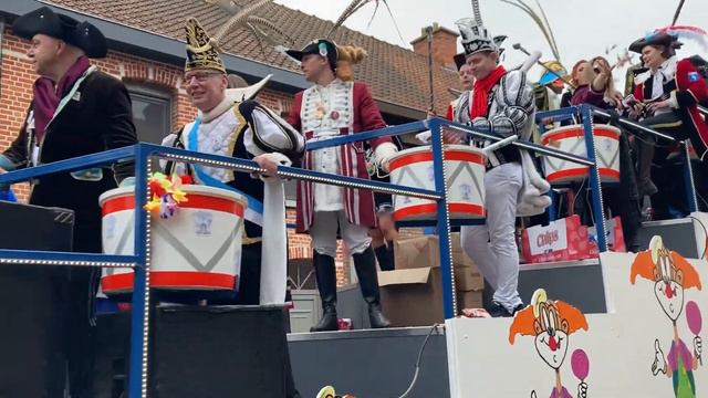 Prinsengilde Moerzeke Kastel - carnavalstoet Hamme 2023 смотреть онлайн