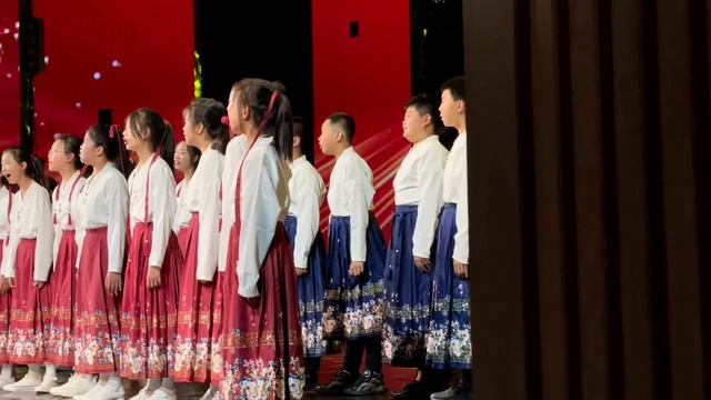 Творческие детские коллективы из Фуюаня и Хабаровска выступили в краевой столице смотреть онлайн
