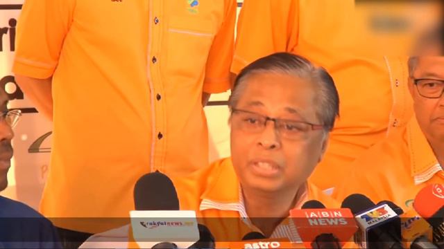 涨知识了 | 2021 | 原来如此 | 马来西亚第9任首相依斯迈·沙比里 Ismail Sabri #知识百科 #涨知识 #马来西亚 #首相 #ismailsabri #依斯迈沙比里 #马来西亚首 смотреть онлайн