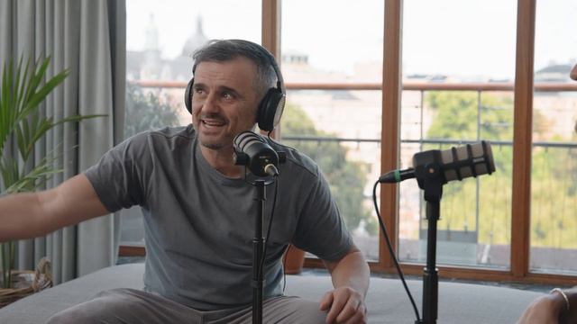 Ep 1 - Gary Vee: How To Win In 2024 | E1 смотреть онлайн