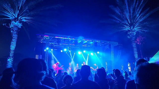 Aqueous ft. The Horn Section - Weight of the World - North Beach Music Festival - Miami, FL 12-11-2 смотреть онлайн