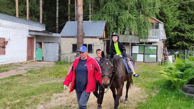 Илюха на коняшке смотреть онлайн