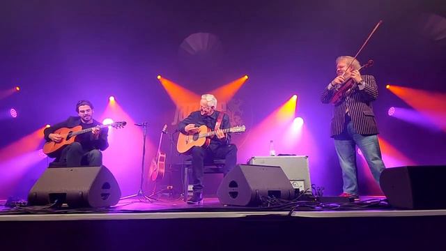 Roby Lakatos, Tommy Emmanuel, Joscho Stephan - Daphné смотреть онлайн