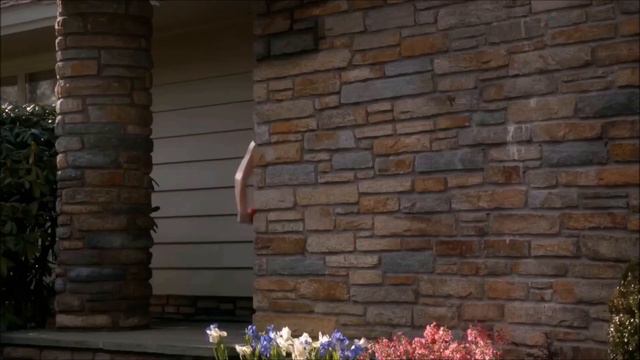 Kelli Garner and Margot Robbie running in fancy dresses - Pan Am (S1E01, 2011) смотреть онлайн