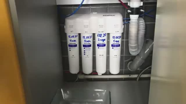 Как поменять фильтры АКВАФОР ОСМО КРИСТАЛЛ Замена Фильтров Аквафор смотреть онлайн