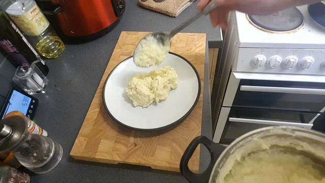 Salisbury Steak Recipe - How To Make Classic Salisbury Steak and Onion Gravy смотреть онлайн