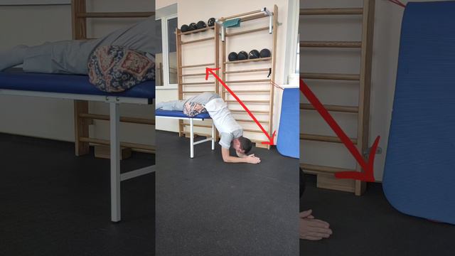 Расслабьте всю спину за считанные секунды (автор Dr. Michael Rowe) #Шорты смотреть онлайн