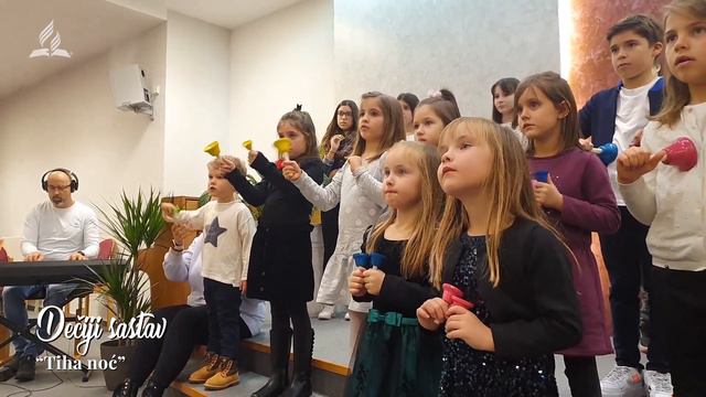"Tiha noć" Božićni kolaž смотреть онлайн
