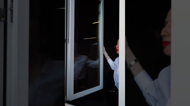 Сюрприз из 201 летающей розы #сюрприз #любовь #лайфхак #вайн #роза #жена #борисовтв #borisovtv смотреть онлайн